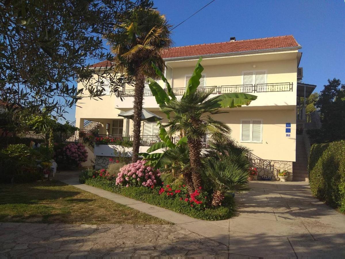 Studio Apartmani Krstina Sukošan Exterior foto